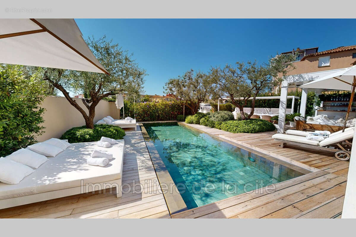 Maison 538 m² à Grimaud  - photo 2