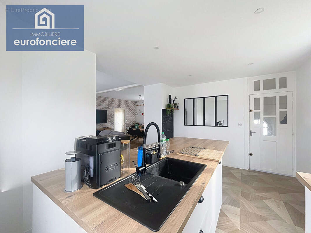 Maison à LES GRANDES-CHAPELLES