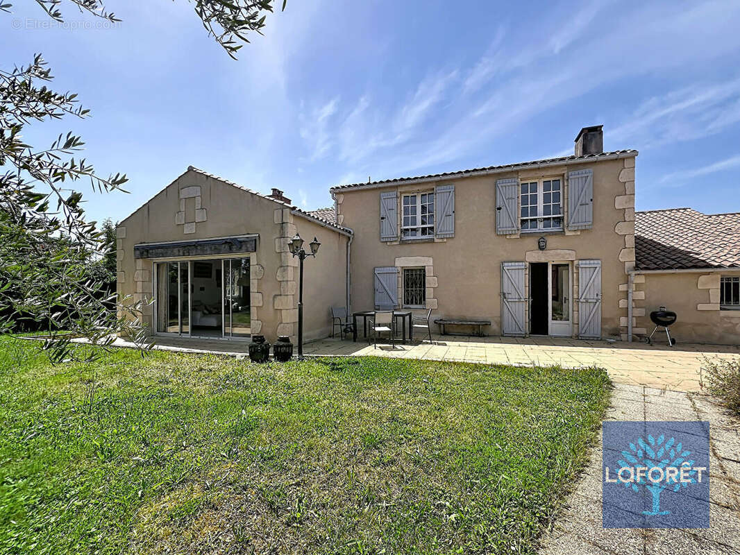 Maison à NESMY