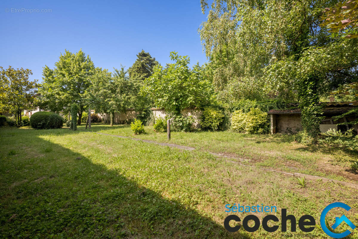 Maison à SAINT-BONNET-DE-MURE