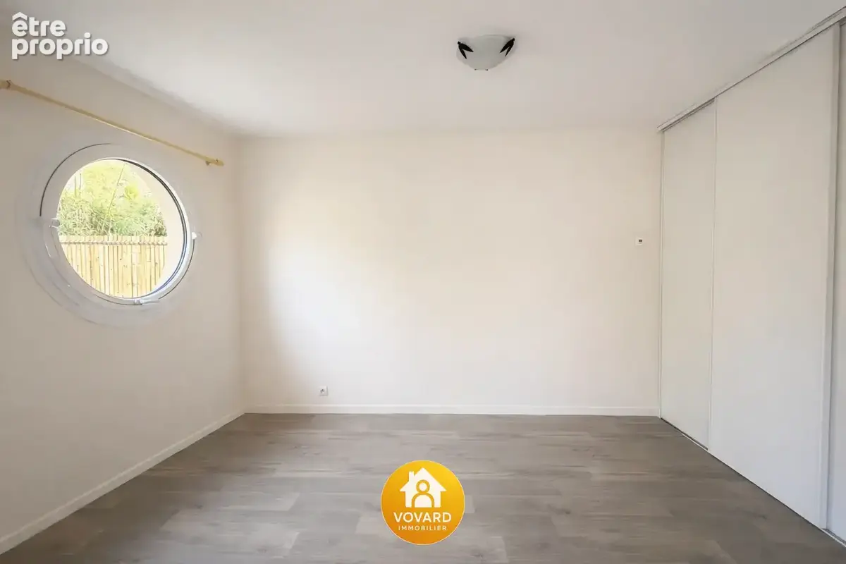 Appartement F3 en Rez de jardin - en plein centre ville - - photo 6