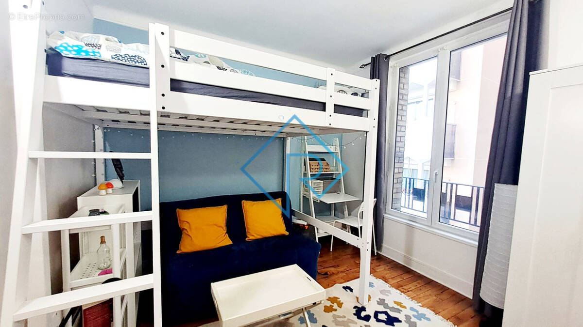 Appartement à PARIS-20E