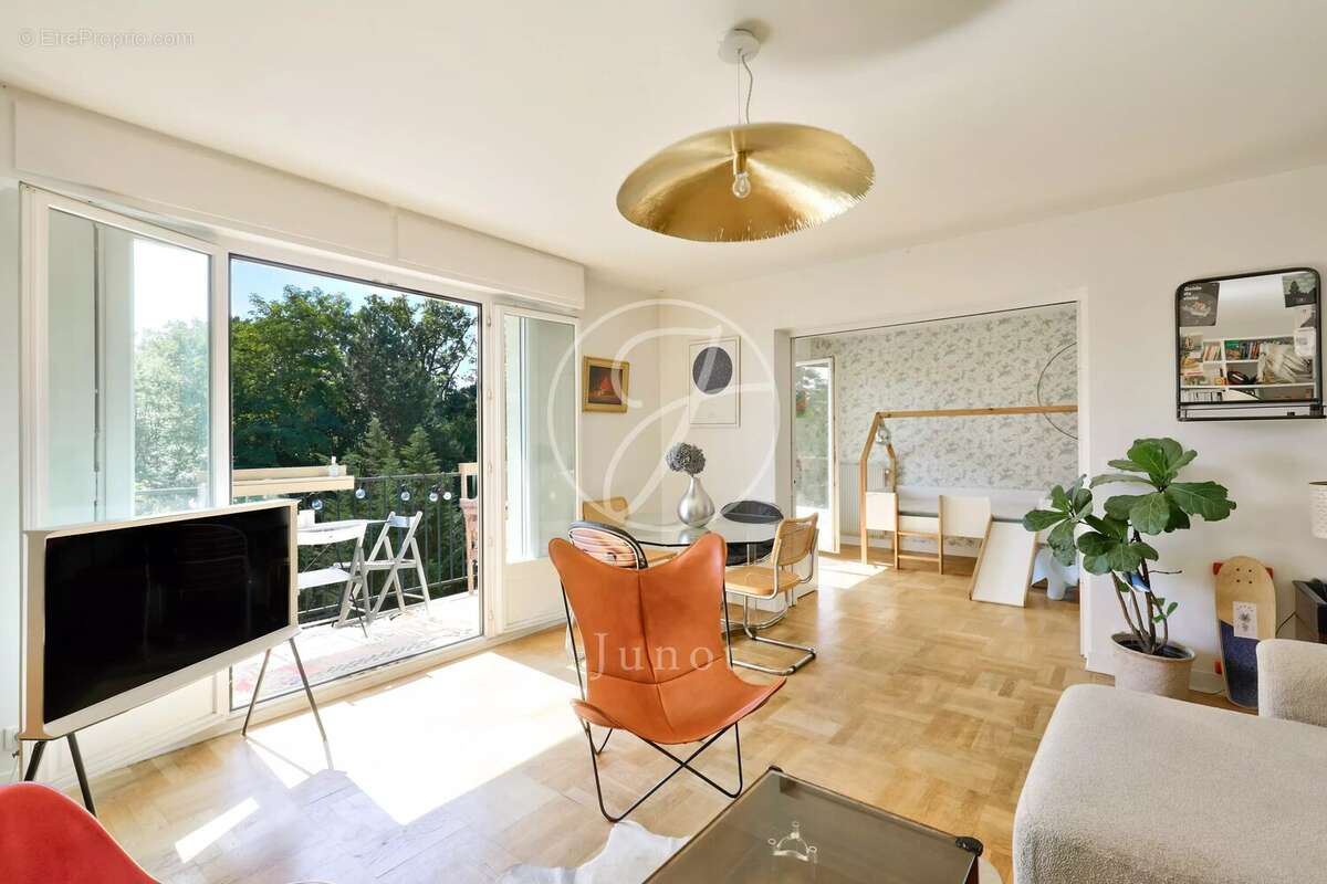 Appartement à VILLE-D'AVRAY