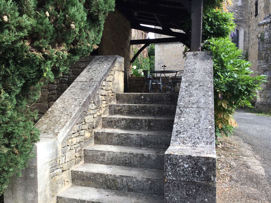 Maison à PONTCIRQ
