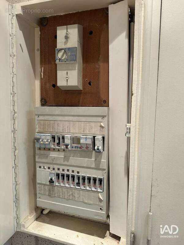 Photo 4 - Commerce à SAINTE-GENEVIEVE-DES-BOIS