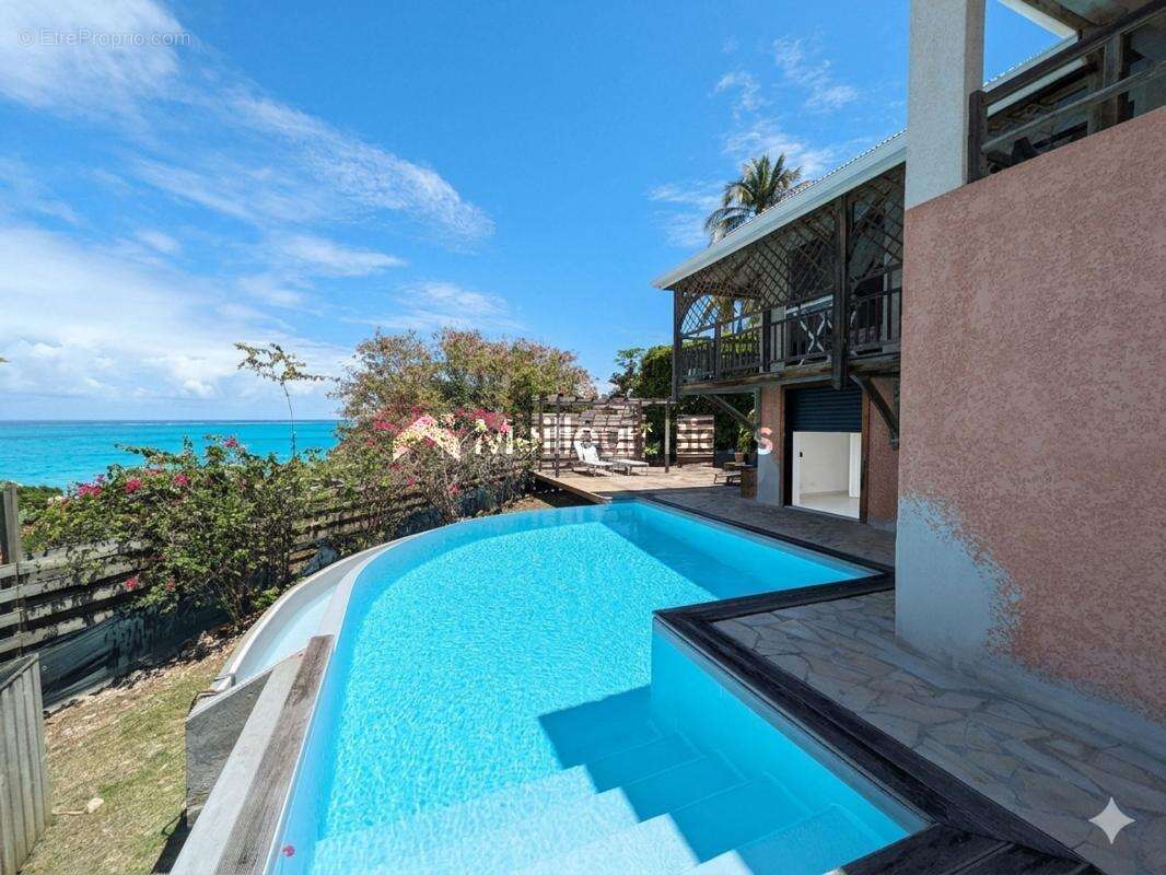 Appartement à LE MOULE