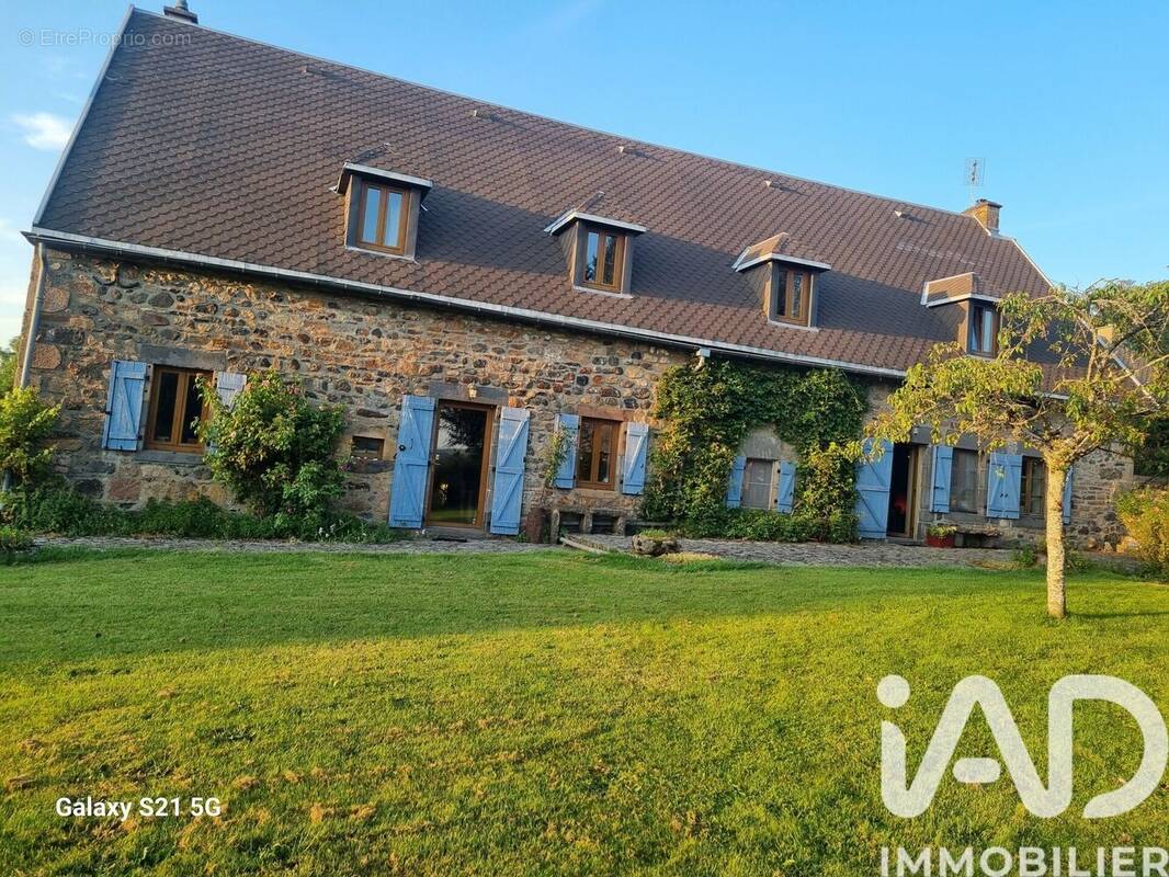 Photo 1 - Maison à SAINT-SAUVES-D'AUVERGNE