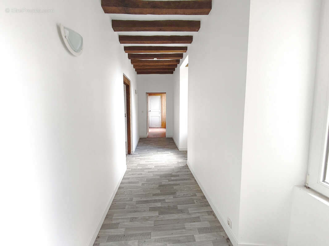 Appartement à SAINT-VINCENT-DU-LOROUER