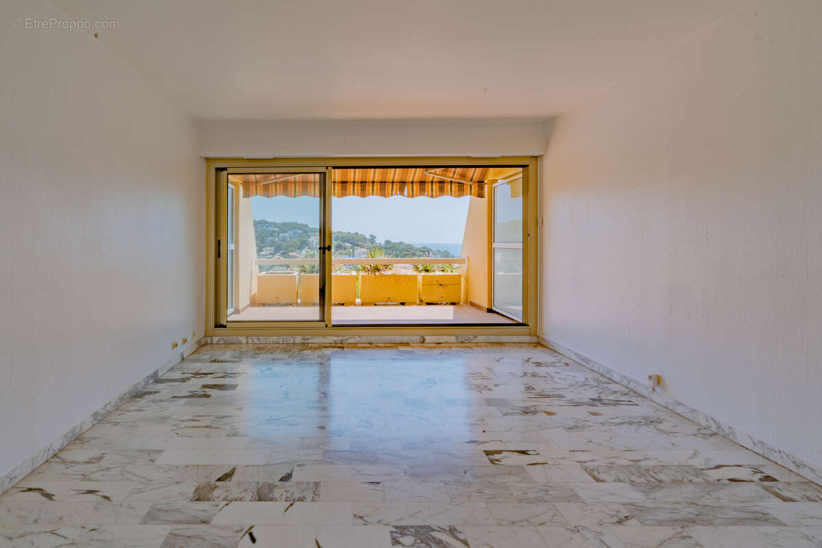 Saint-Mandrier-sur-Mer Appartement 2 pièces avec vue mer, terrasse, parking et cave - photo 3