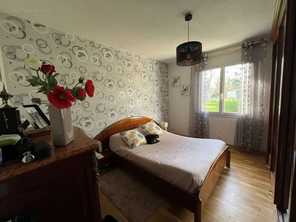 Autre à SAINT-DENIS-DE-PILE