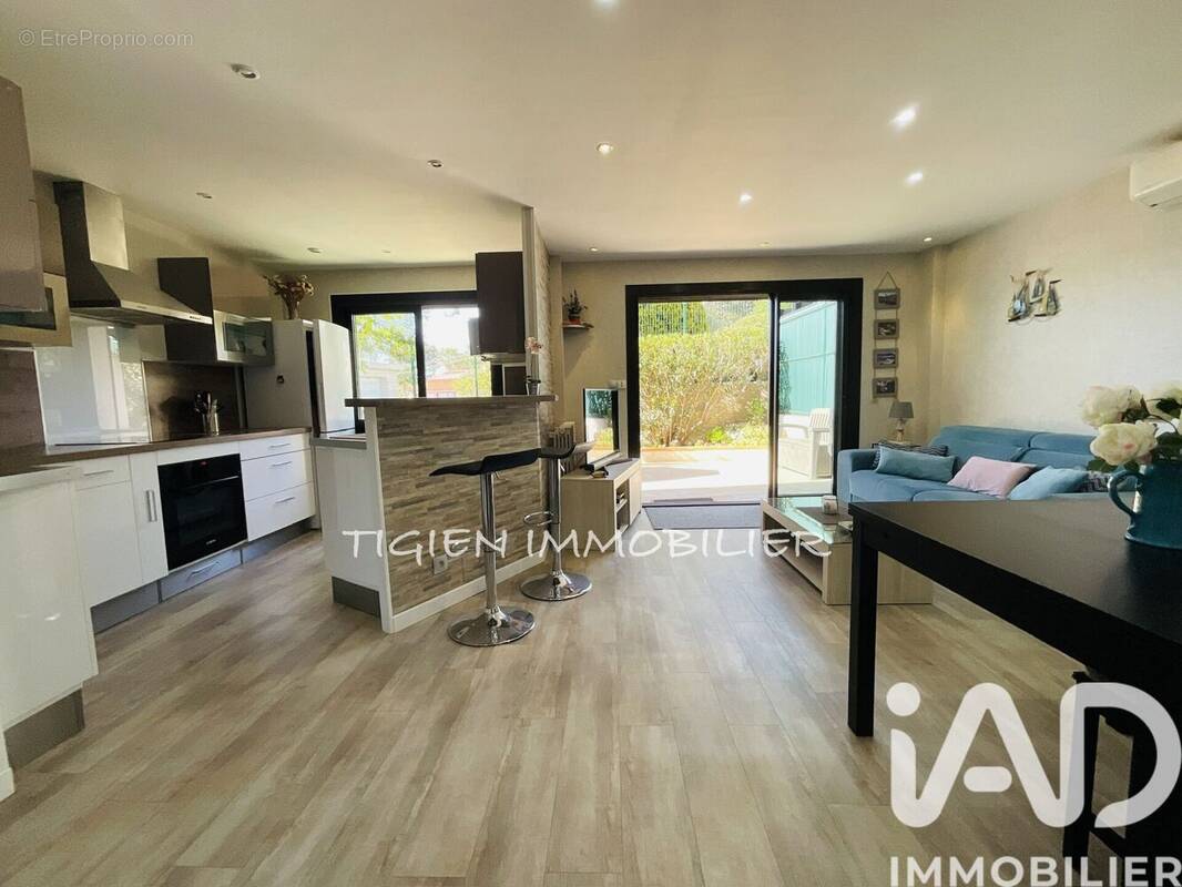 Photo 1 - Appartement à SIX-FOURS-LES-PLAGES