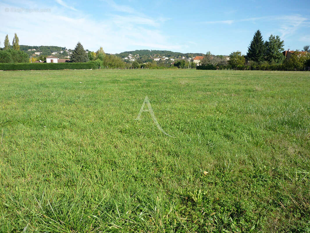 Terrain à PUY-L'EVEQUE