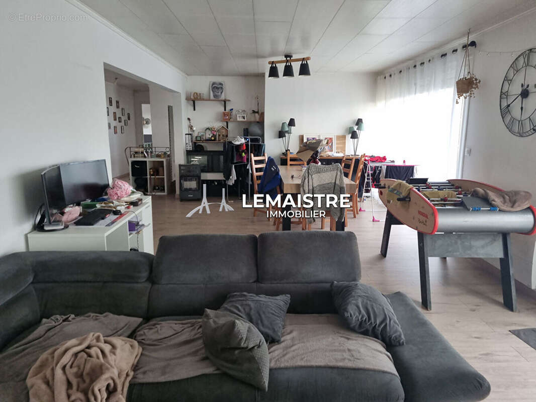 Ensemble immobilier commercial - ST-ROMAIN DE COLBOSC - 750 m² + appartement F4 - photo 12
