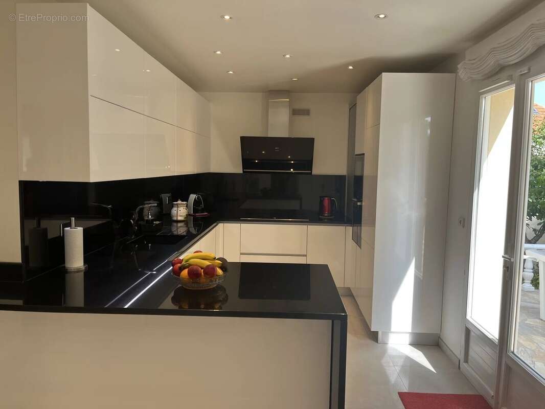 Maison à LES CLAYES-SOUS-BOIS