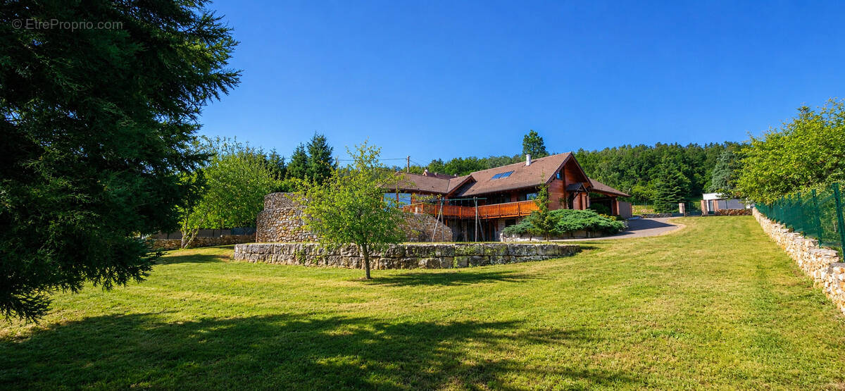 Maison individuelle de type : chalet bois massif de conception nordique - photo 1