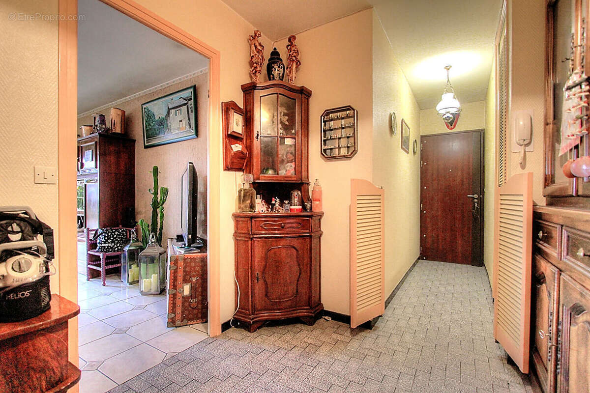 Appartement Chambéry 4 pièces 90 m2 avec balcon, Place de Parking et Double Cave - photo 9