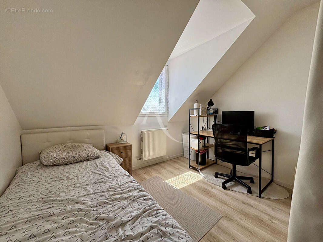 Maison à CONTRES