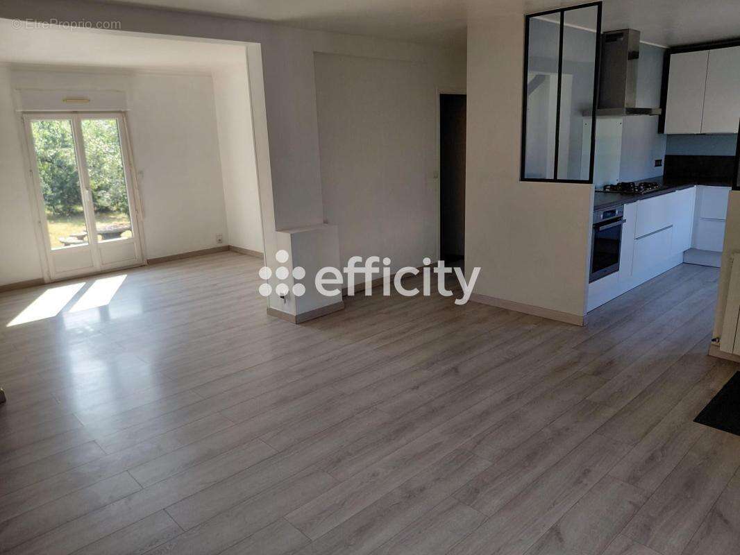 Maison 186 m² à Iffendic  - photo 7