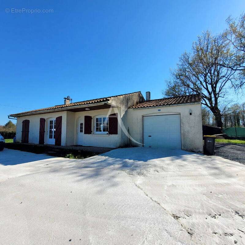 Maison à LA BOISSIERE-DES-LANDES