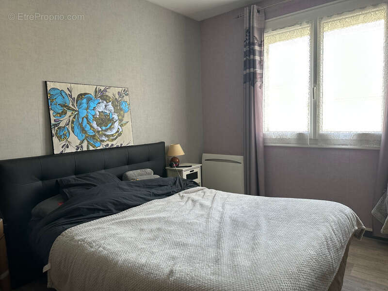 La Roche-sur-Yon Quartier Saint André d'Ornay trois chambres + un studio - photo 7