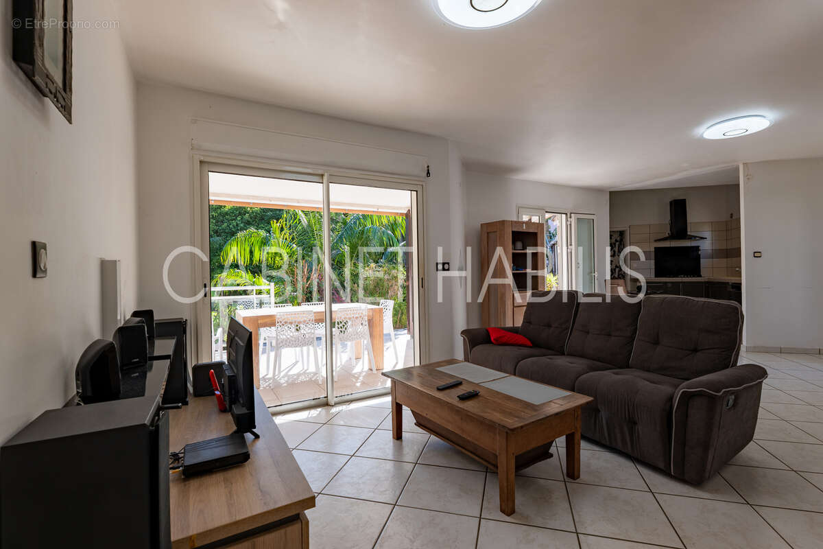 A vendre -  villa f6 de 206.45 m2 environ - saint joseph - 455 000 € - photo 6