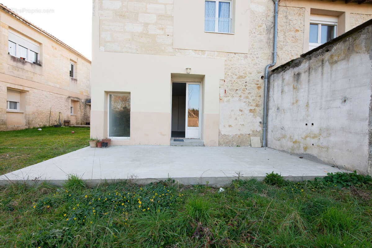 Appartement à LATRESNE