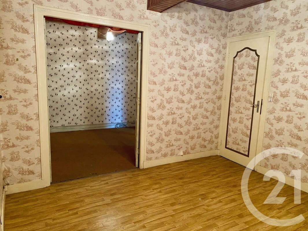 Maison à SAINT-AMAND-EN-PUISAYE