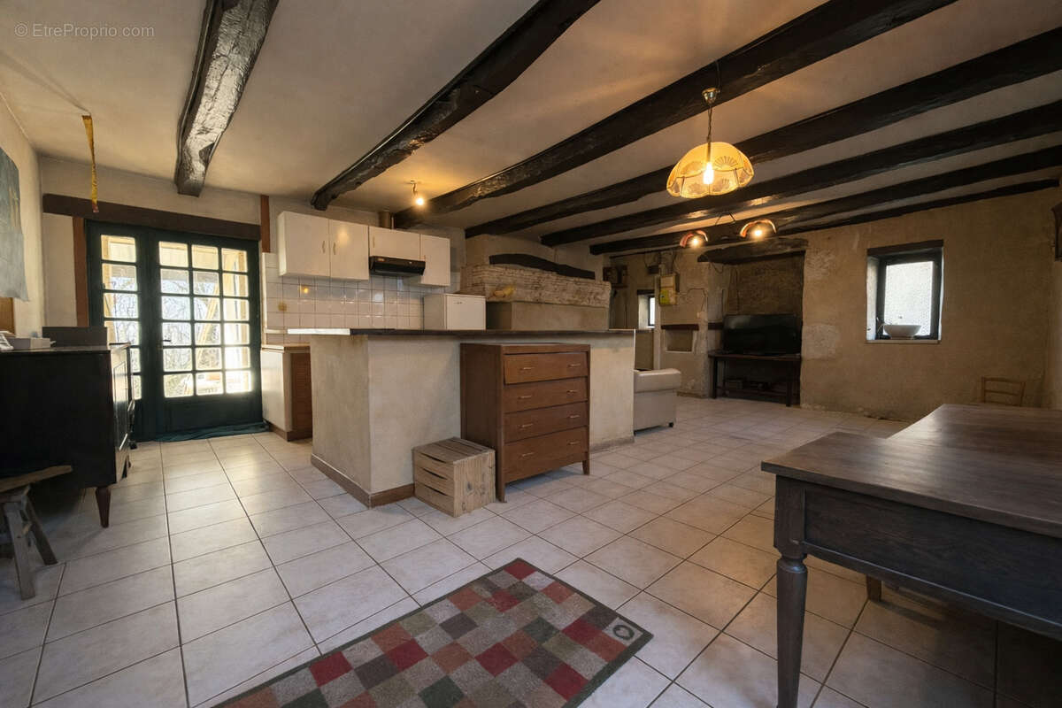 Maison à MAUROUX