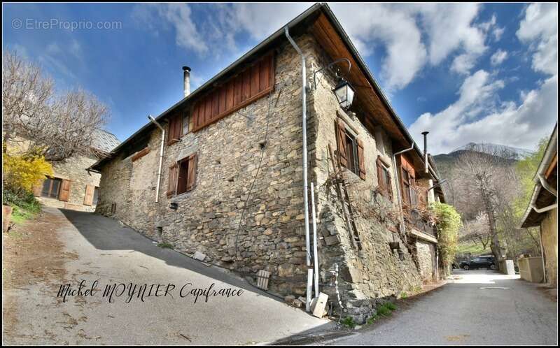 Maison à SAINT-ANDRE-D'EMBRUN