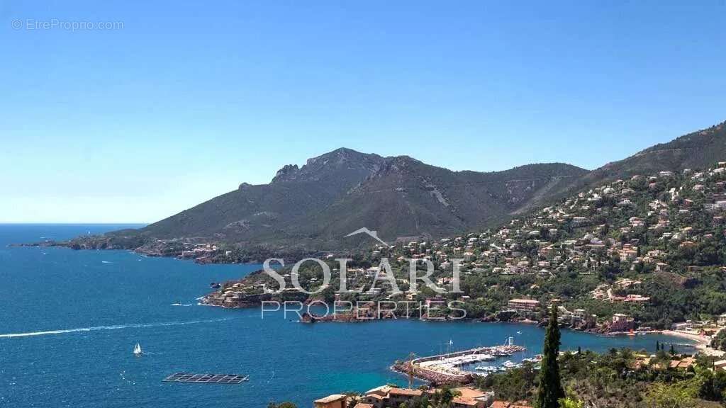 Maison à THEOULE-SUR-MER