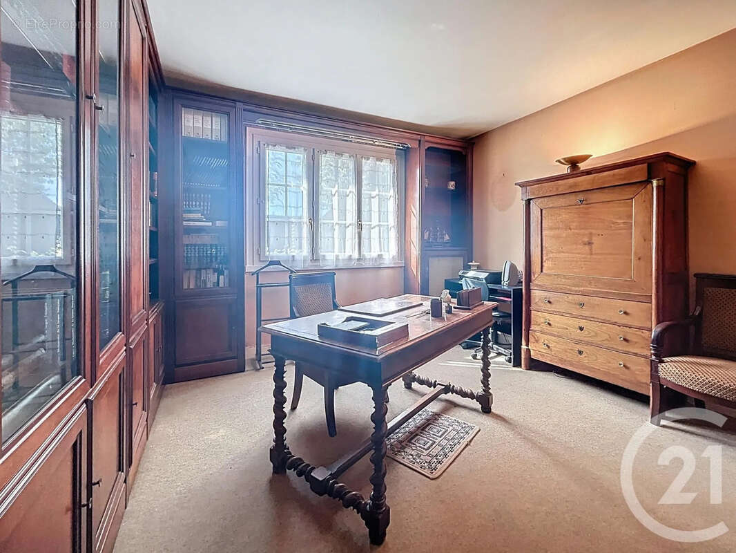 Maison à LE MEE-SUR-SEINE