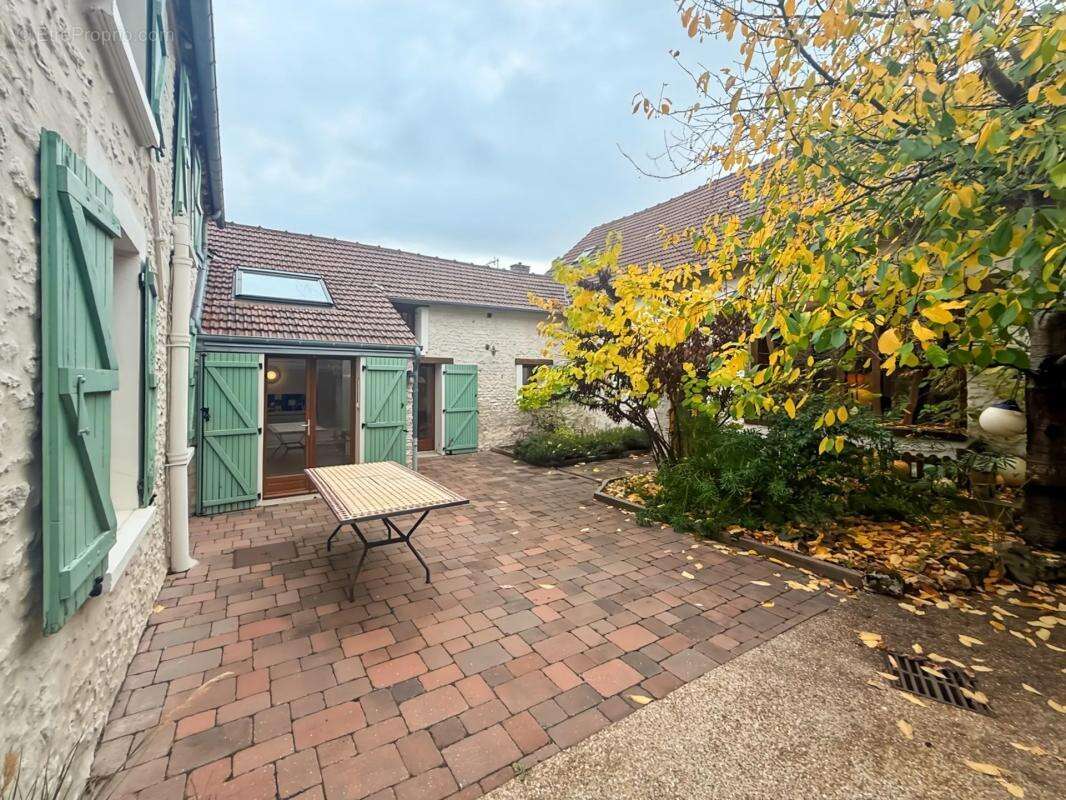 Maison à LIMETZ-VILLEZ