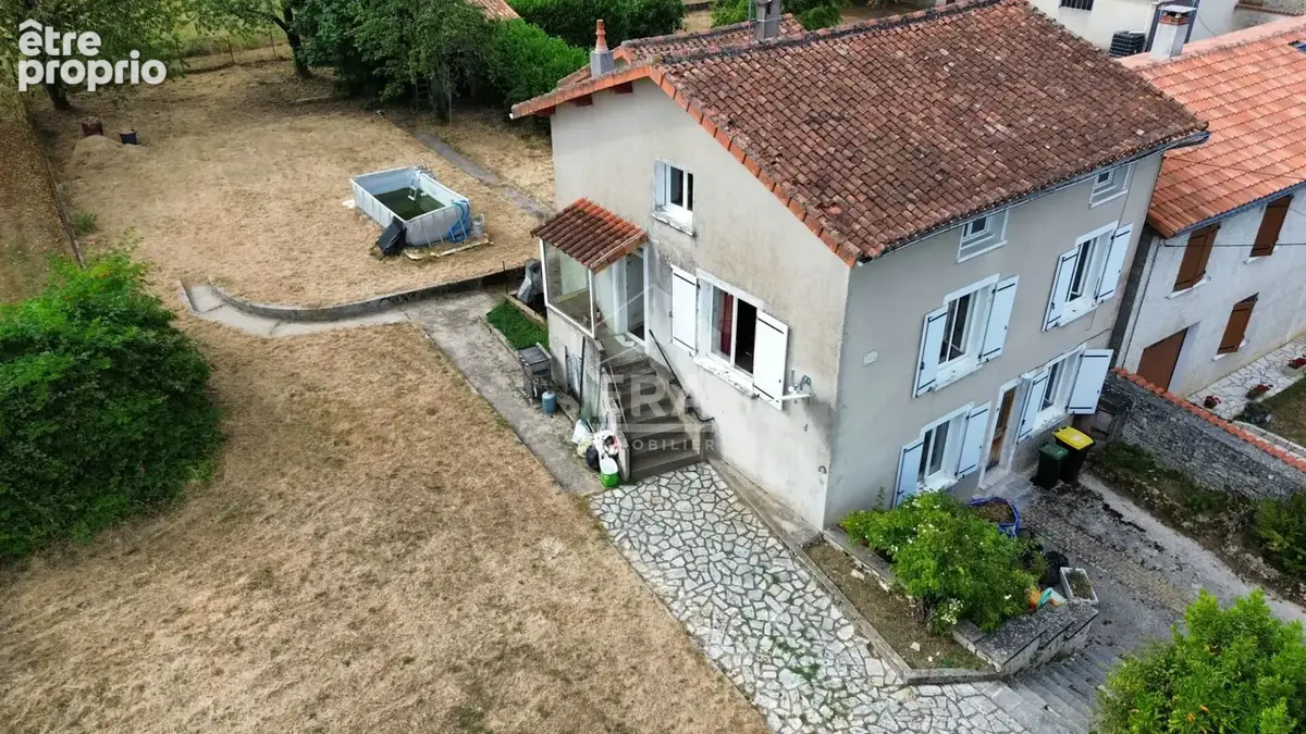 Maison 7 pièces 127 m² à vendre à Champagne-Mouton (16350) - photo 2