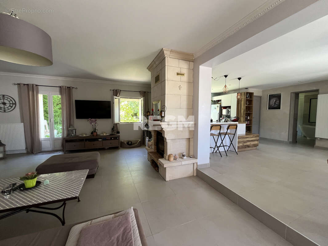 Maison à LA CHAPELLE-LA-REINE