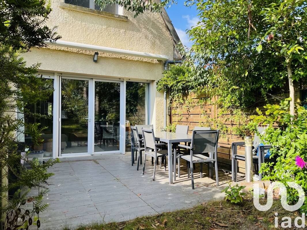 Photo 1 - Maison à LES CLAYES-SOUS-BOIS