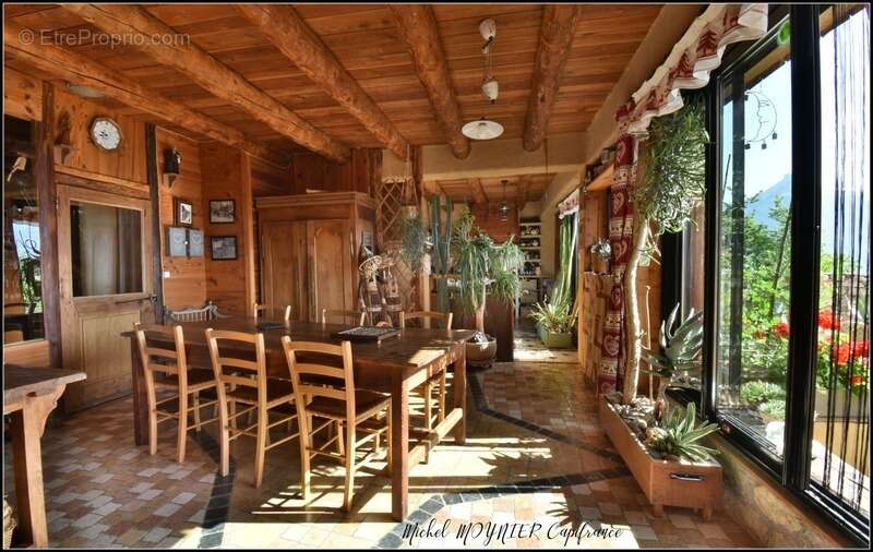Aux Seyes, commune de Champcella, grande maison de montagne rénovée pour résidence principale, gîte ou chambres d’hôtes - photo 5