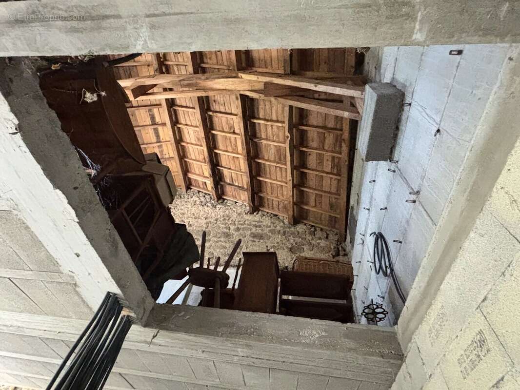 Exclusivité - plateau à aménager avec extérieur - photo 7