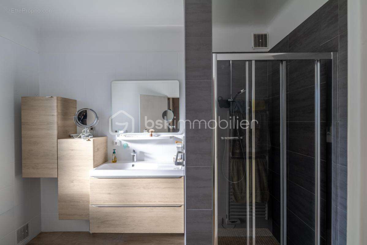 Maison à COMBS-LA-VILLE