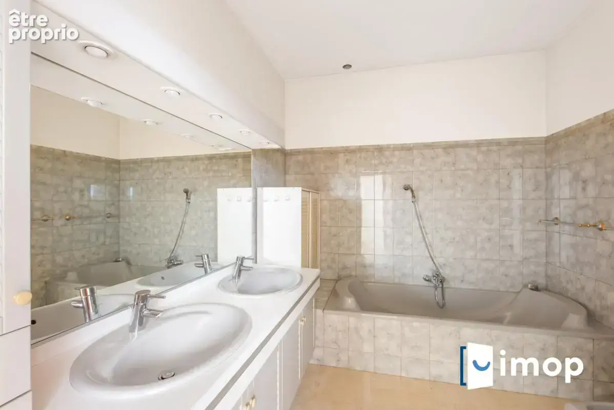 Quartier Mairie. 2mn RERA. Maison familiale 4/5ch. Jardin - photo 17