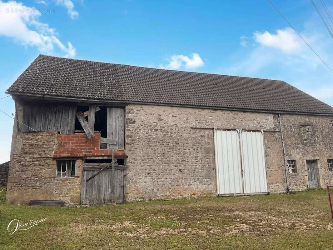 Maison à DOMPIERRE-EN-MORVAN