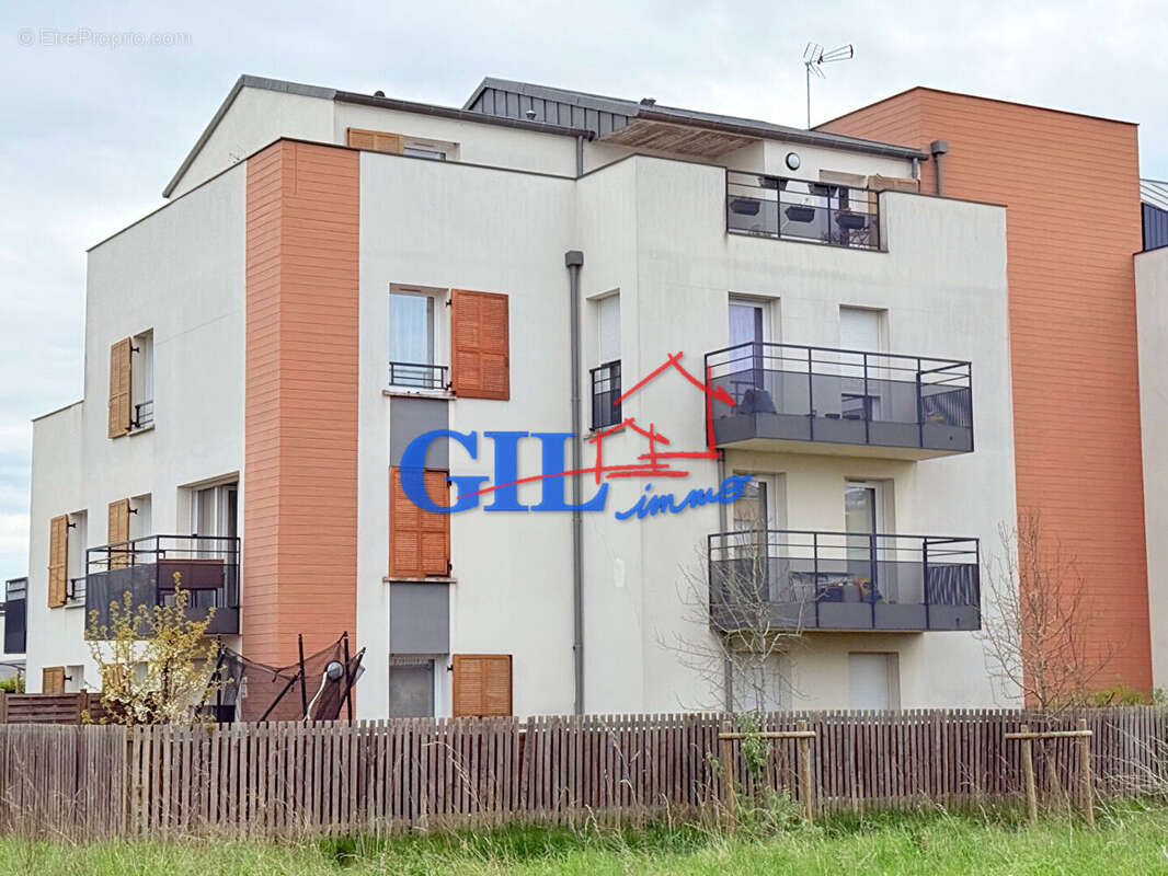 Appartement à VERT-SAINT-DENIS