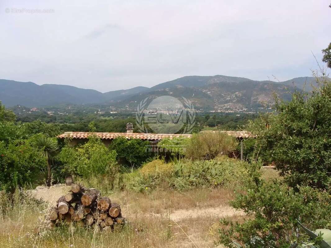 Maison à PLAN-DE-LA-TOUR