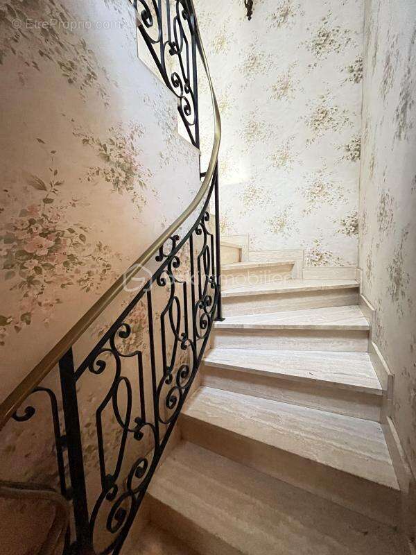 Maison à SAINT-THUAL