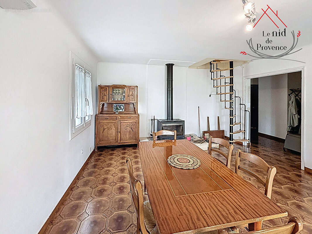 Maison à PERNES-LES-FONTAINES