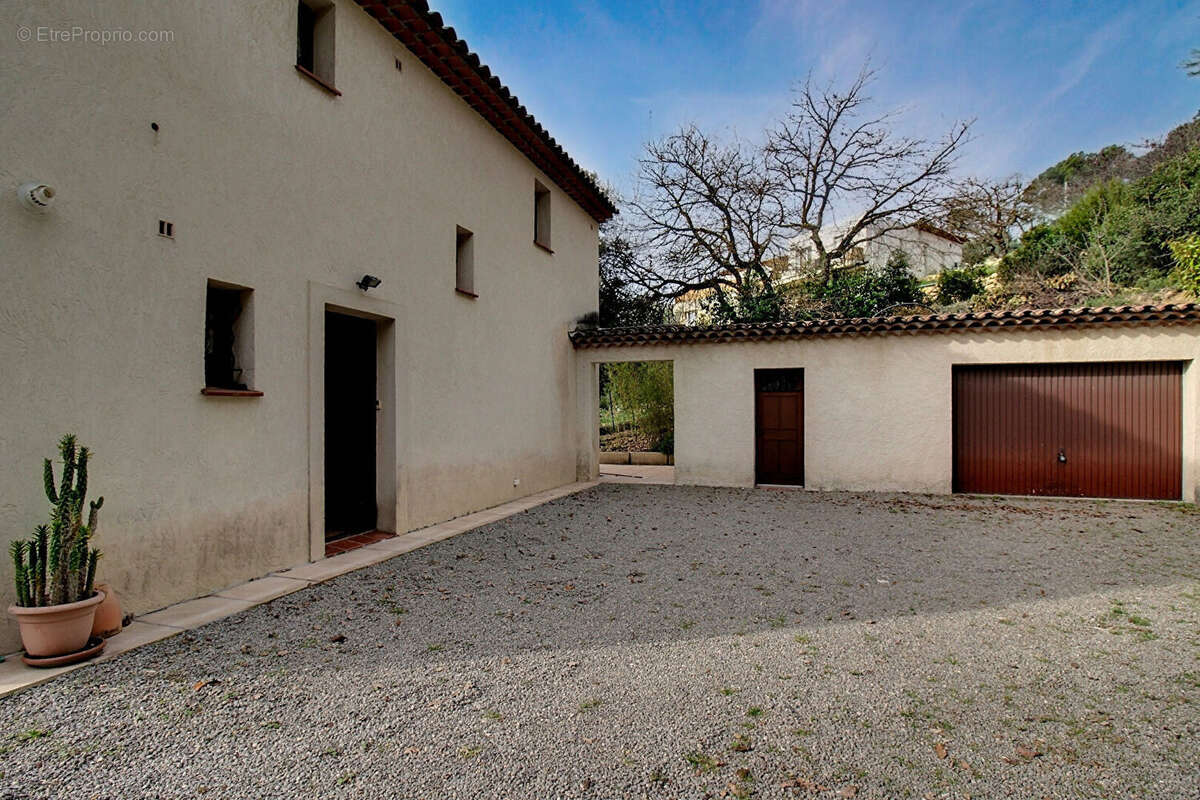 Maison à LORGUES