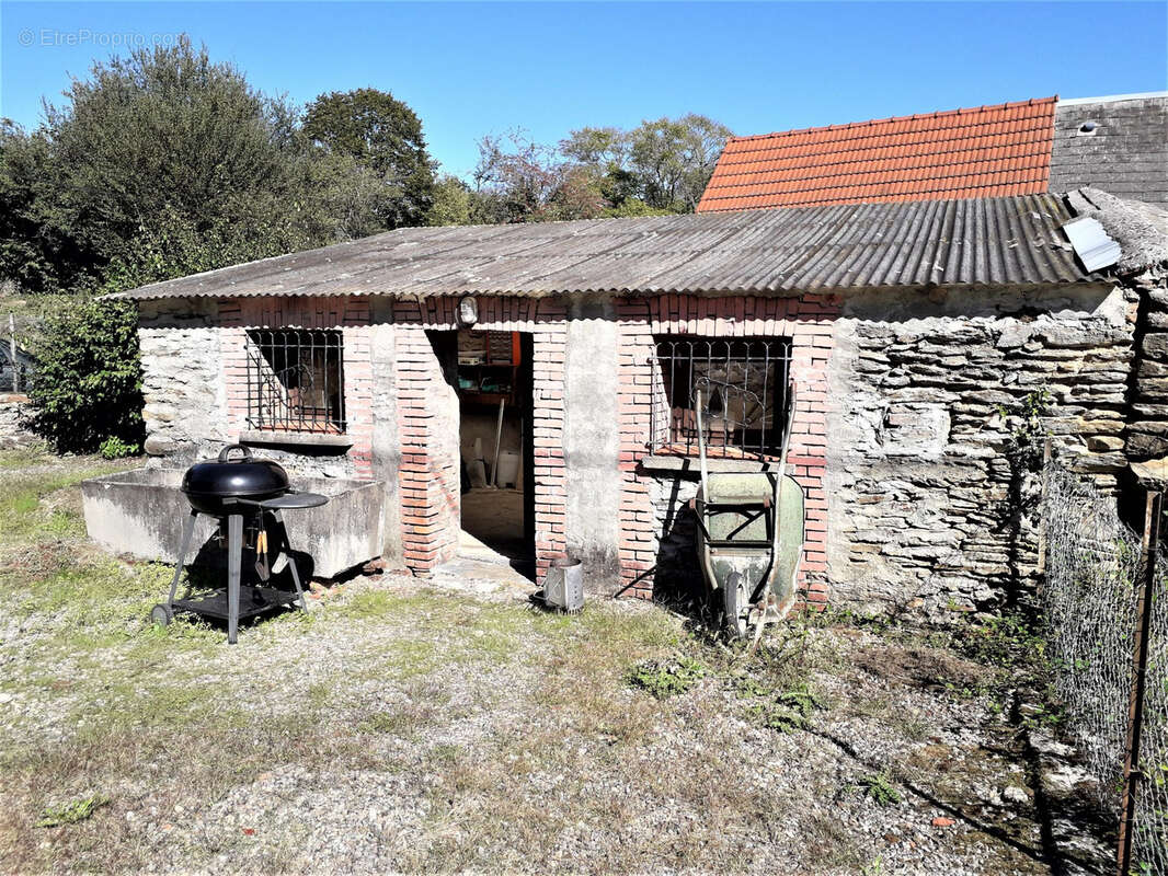 Maison à LIGNEROLLES