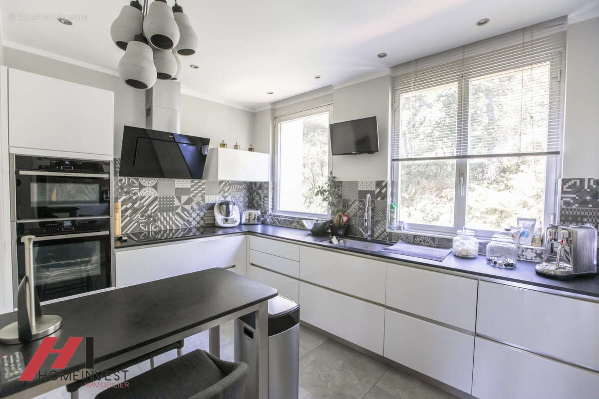 Pure merveille pour ce t5 cadenelle de 200m2 13008 - photo 11