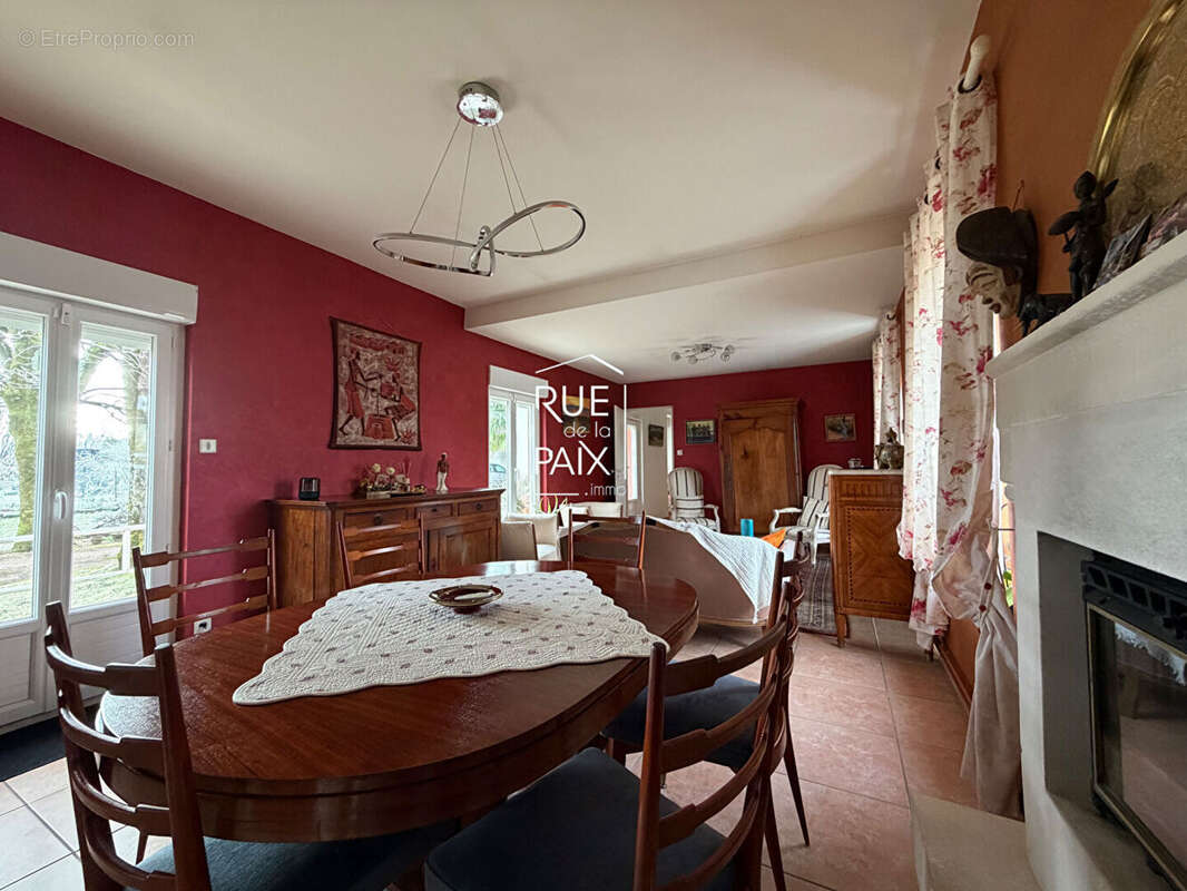 Maison de plain-pied de 163 m² ? Double habitation ? Terrain de 1 300 m² - photo 2