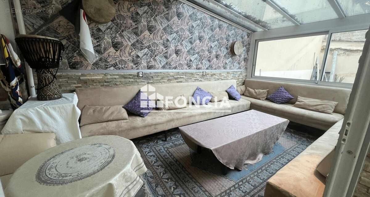 Commerce à L&#039;HAY-LES-ROSES