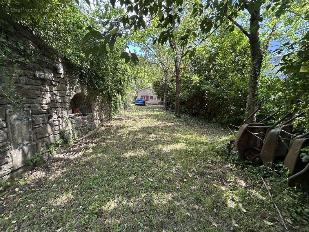 Maison à L&#039;ESTRECHURE